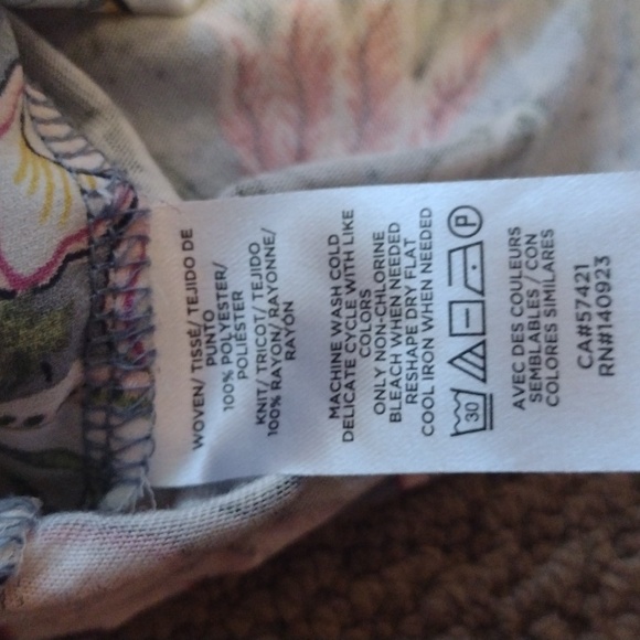 LOFT Floral Blouse - Picture 7 of 9